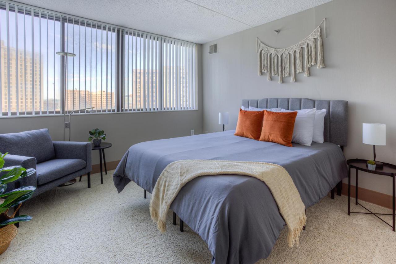 Frontdesk 1431 Washington Blvd Apts Downtown Detroit Room photo