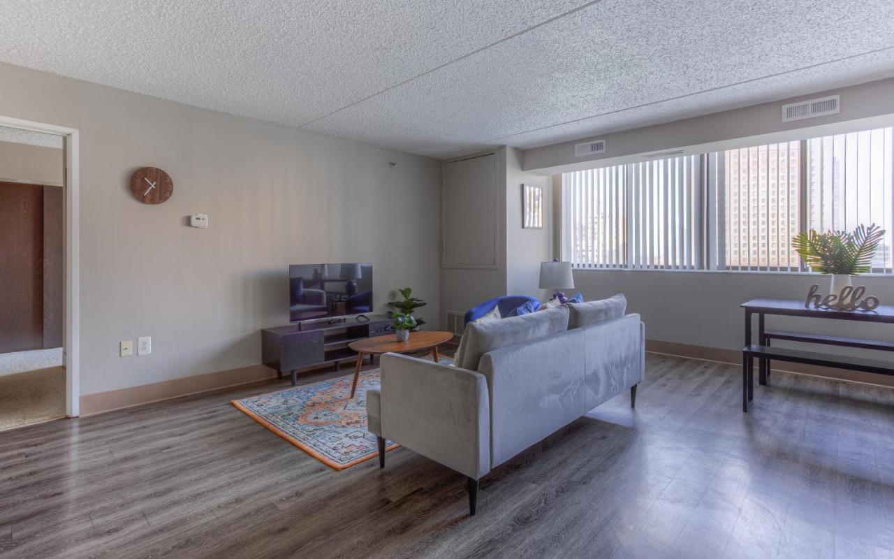 Frontdesk 1431 Washington Blvd Apts Downtown Detroit Room photo